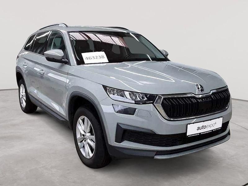 Stahlgrau uni Gebraucht 2023 Skoda Kodiaq Ambition SUV | 32.990 € (Fairer Preis) - Bild 1/4