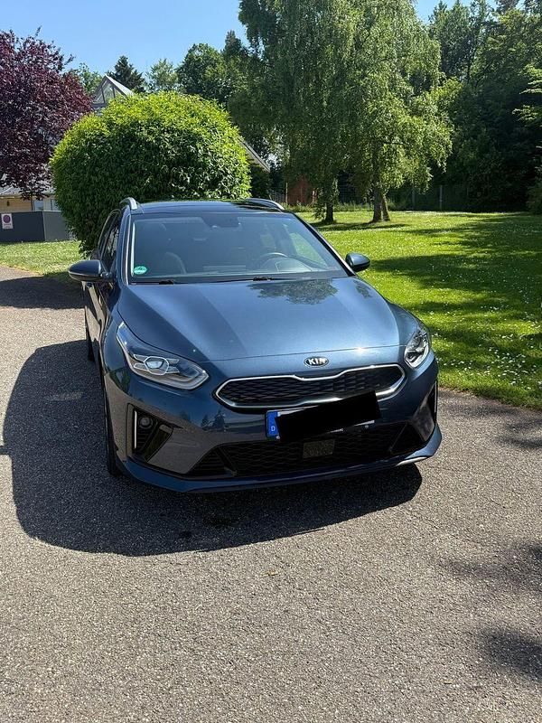 Blau Gebraucht 2021 Kia Ceed Sportswagon Platinum Kombi | 24.200 € (Etwas zu teuer) - Bild 1/4