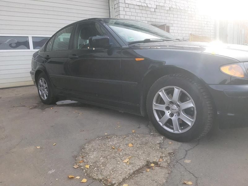 Gebraucht BMW 318 143 PS (105 kW) 2004 Schwarz Limousine