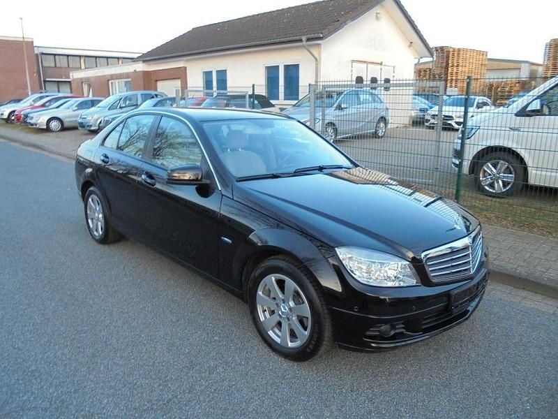 Gebraucht Mercedes C180 156 PS (114 kW) 2010 Schwarz Limousine