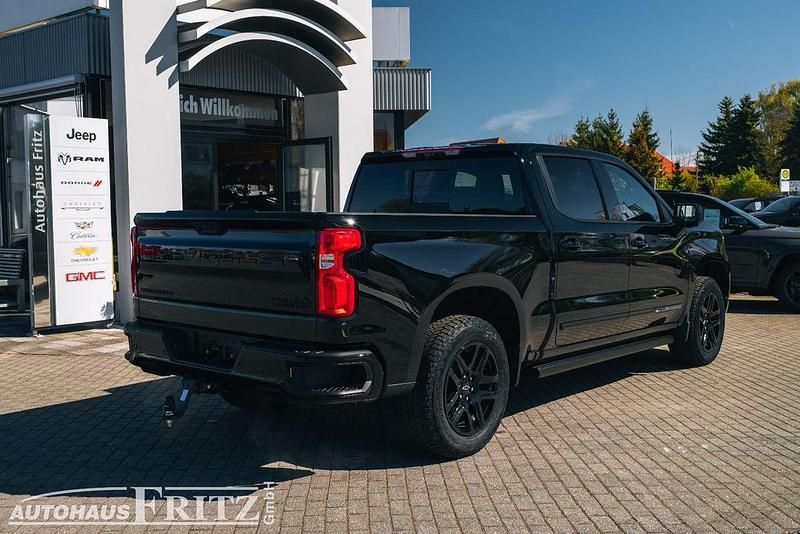 Neu Chevrolet Silverado 426 PS (313 kW) 2026 Schwarz SUV