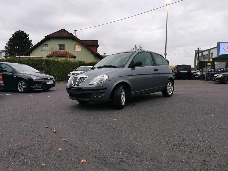 Grau Gebraucht 2006 Lancia Ypsilon Kleinwagen | 2.490 € (Etwas zu teuer) - Bild 1/4