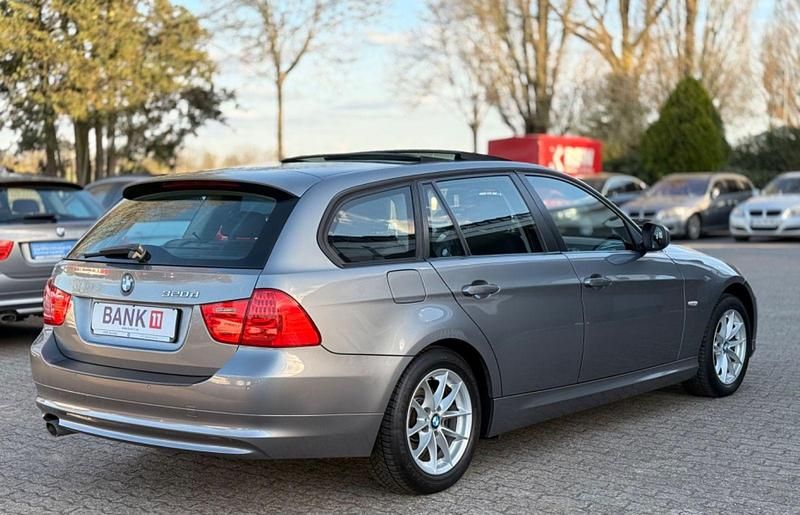 Gebraucht BMW 320 Comfort Edition 163 PS (119 kW) 2011 Grau Kombi