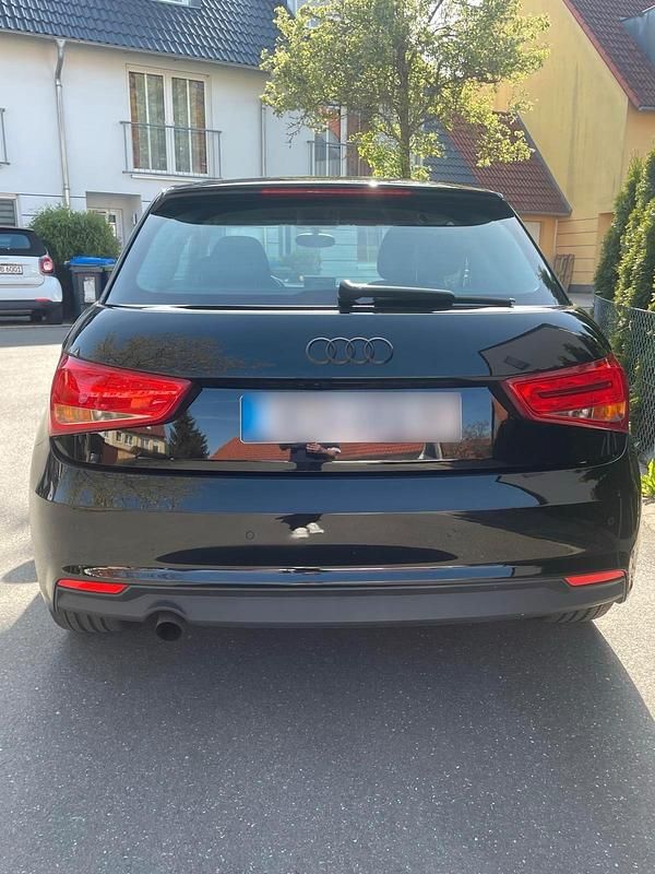 Gebraucht Audi A1 Comfort 95 PS (69 kW) 2018 Schwarz Kleinwagen