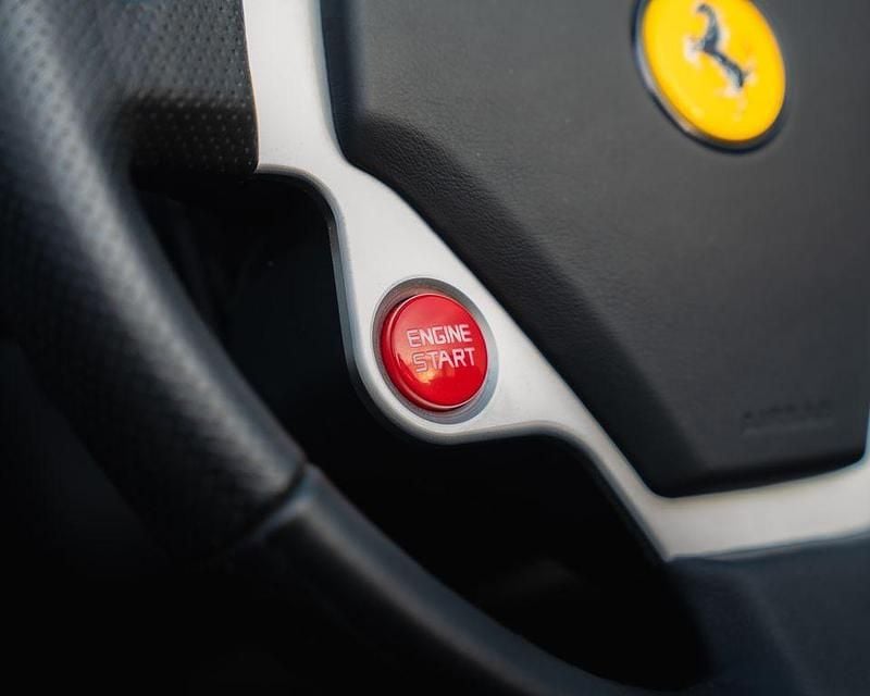 Second-hand Ferrari F430 489 CP (359 kW) 2005 Negru Cabrio