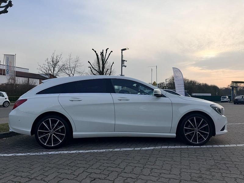 Gebraucht Mercedes CLA180 122 PS (89 kW) 2015 Weiß Limousine