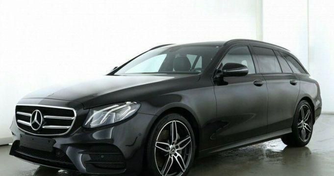 Schwarz Gebraucht 2018 Mercedes E220 AMG line Kombi | 22.400 € (Superpreis) - Bild 1/4