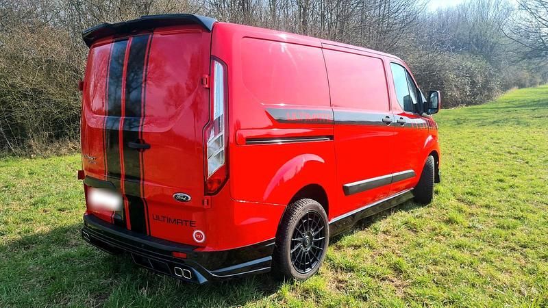 Gebraucht Ford Transit 130 PS (95 kW) 2021 Rot Van / Kleinbus
