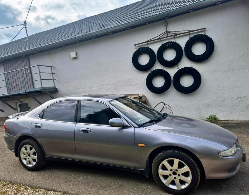 Grau Gebraucht 1992 Mazda Xedos Limousine | 2.700 € - Bild 1/4