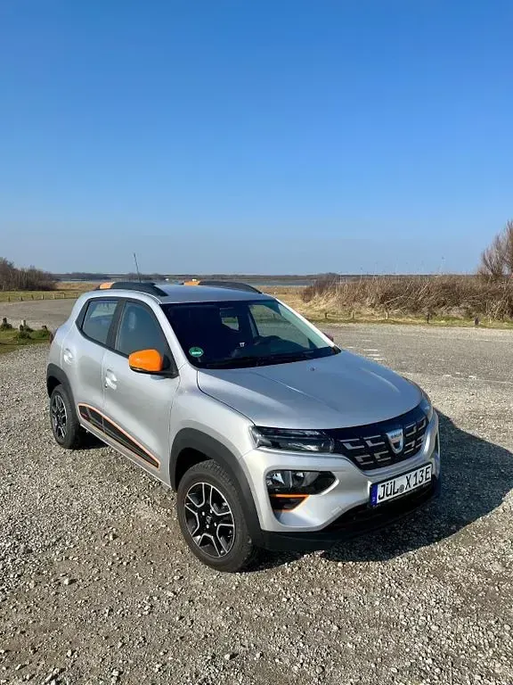 Second-hand Dacia Spring Comfort Plus 33 kW (45 CP) 2021 Argintiu Hatchback