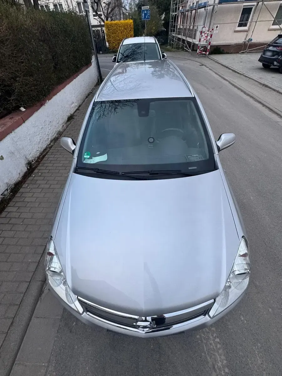 Gebraucht Opel Astra 116 PS (85 kW) 2010 Grau Kombi