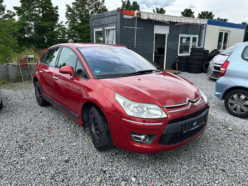 Rot Gebraucht 2009 Citroën C4 Exclusive Limousine | 1.199 € (Superpreis) - Bild 1/4