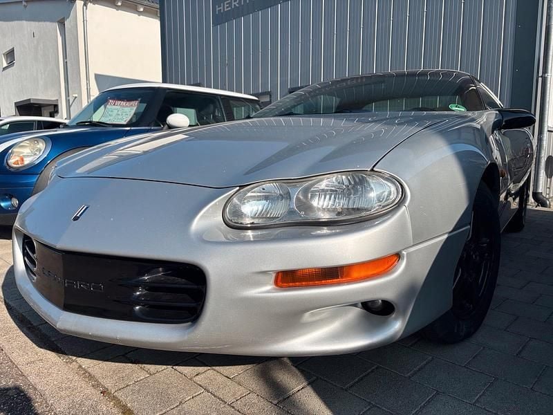 Silber Gebraucht 1998 Chevrolet Camaro Coupé | 3.999 € (Fairer Preis) - Bild 1/4
