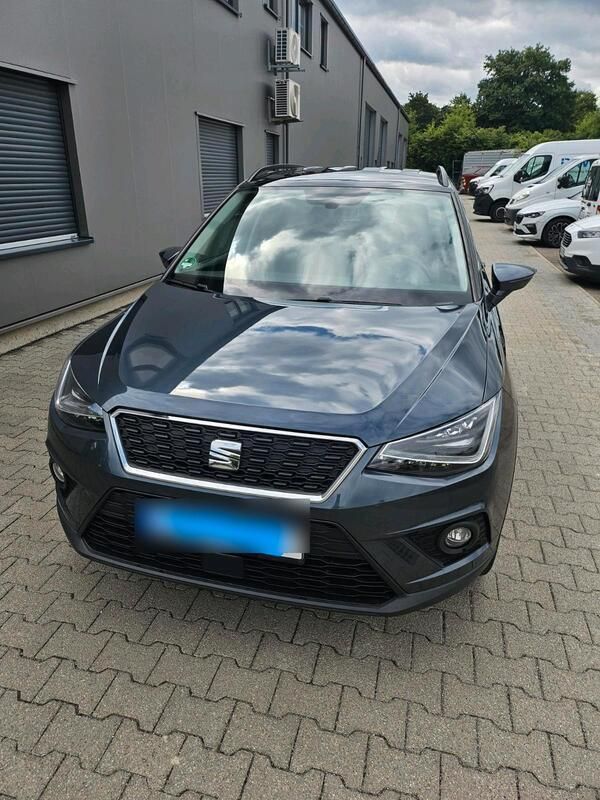 Grau Gebraucht 2020 Seat Arona SUV | 15.600 € (Guter Preis) - Bild 1/4