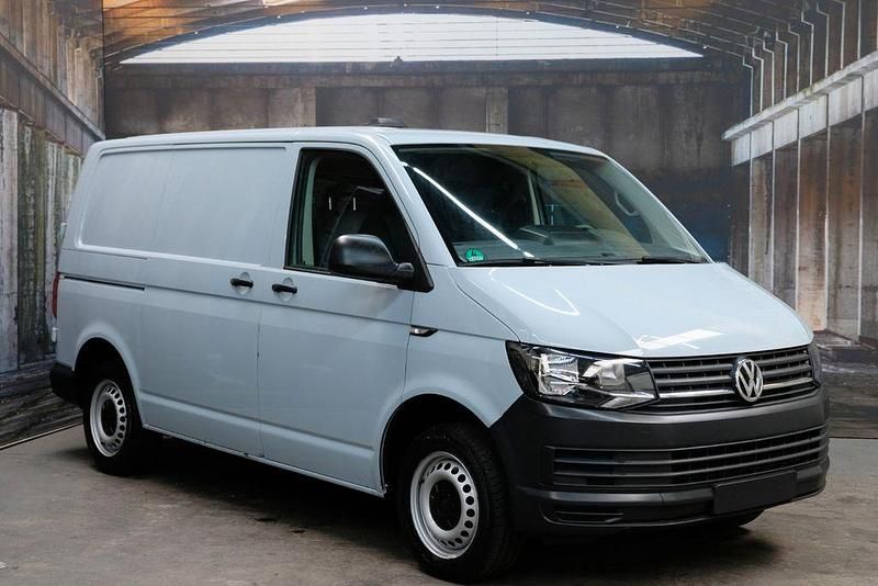 Second-hand VW Transporter 102 CP (75 kW) 2018 Albastru Van