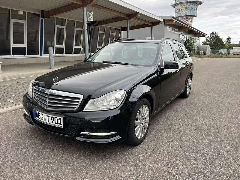 Gebraucht Mercedes C220 170 PS (125 kW) 2013 Schwarz Kombi