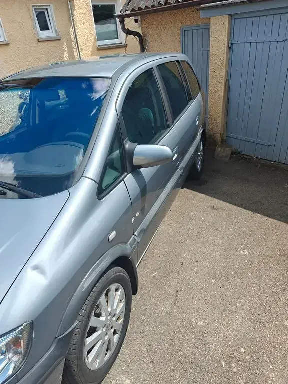 Gebraucht Opel Zafira 147 PS (108 kW) 2003 Silber Van / Kleinbus