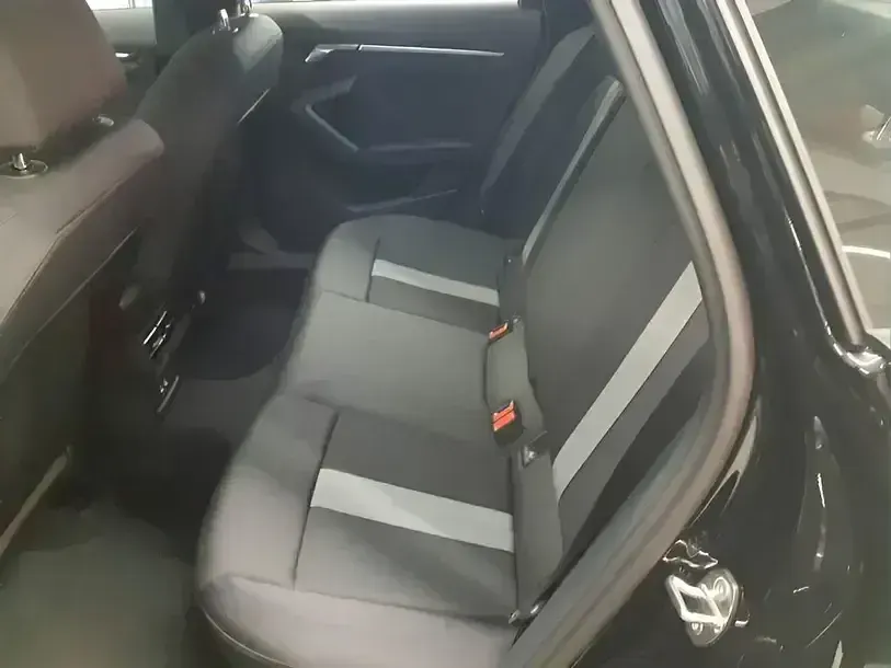Gebraucht Audi A3 116 PS (85 kW) 2025 Schwarz Limousine