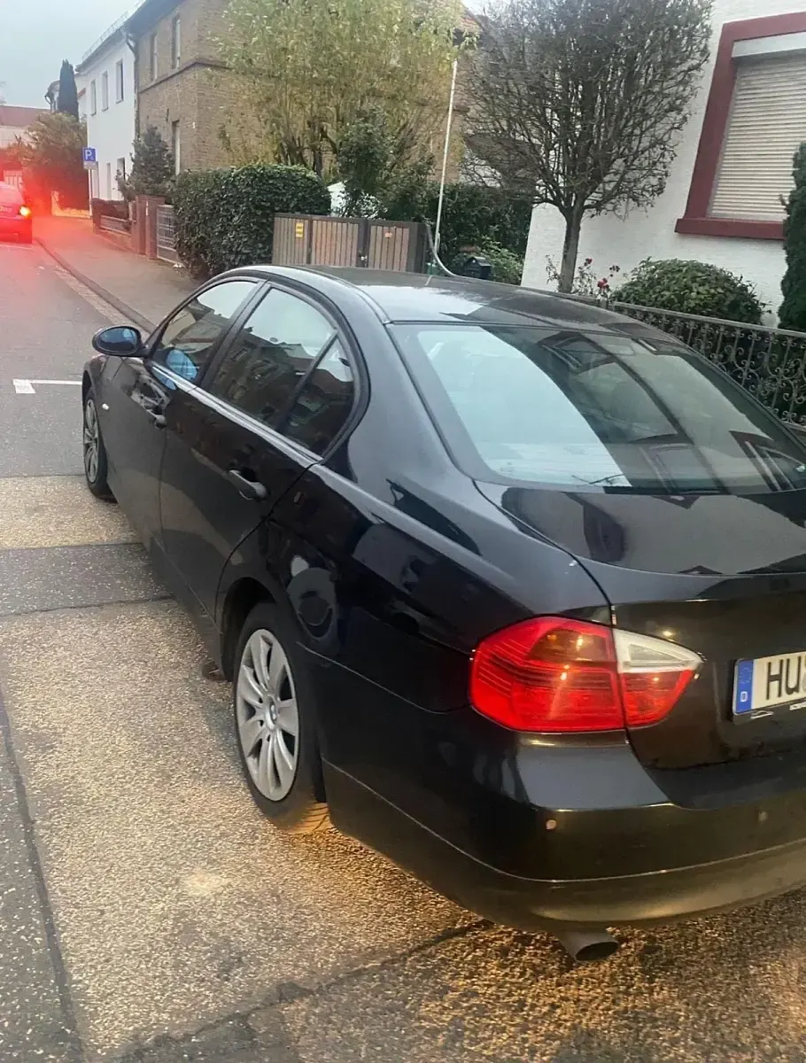 Brugt BMW 318 Basis 129 HK (94 kW) 2005 Sort Sedan