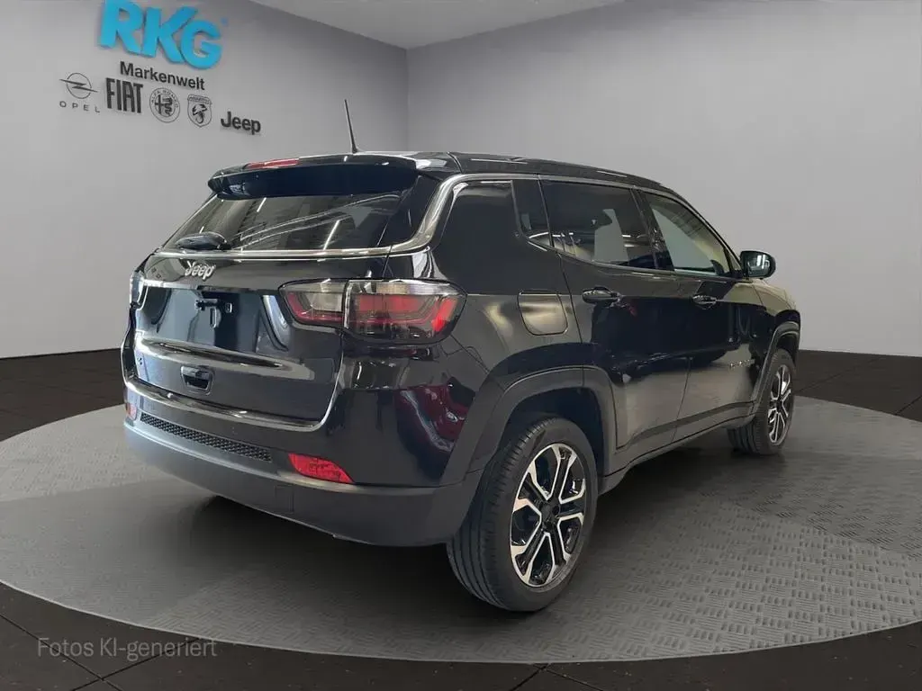 Gebraucht Jeep Compass Altitude 131 PS (96 kW) 2024 Schwarz SUV