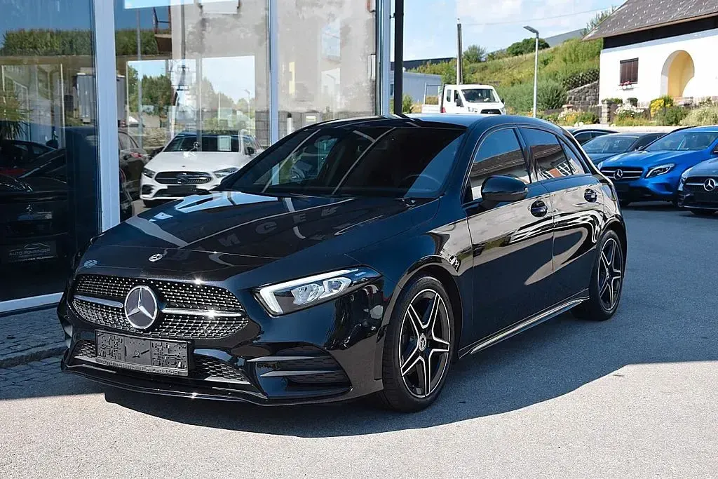 Gebraucht Mercedes A180 AMG line 116 PS (85 kW) 2022 Schwarz Limousine