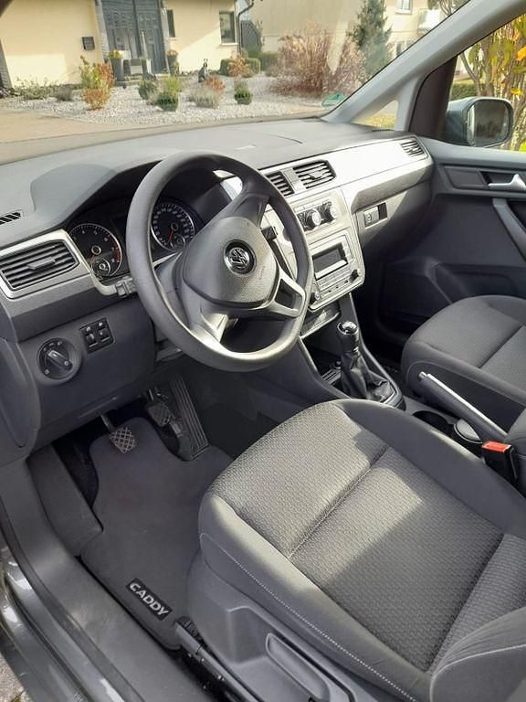 Gebraucht VW Caddy Trendline 84 PS (61 kW) 2016 Grau Van / Kleinbus