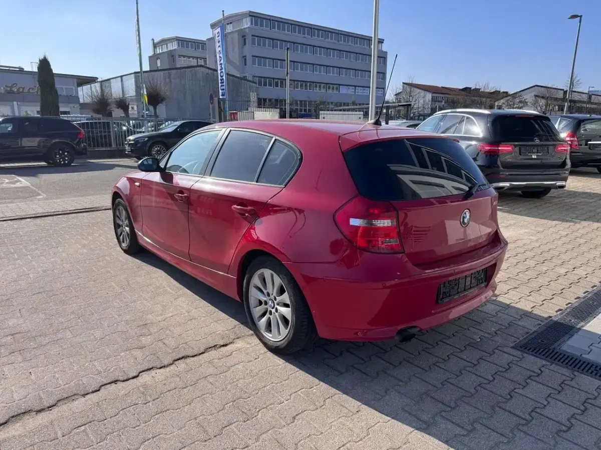 Używany BMW 118 Advantage 143 KM (105 kW) 2008 Czerwony Hatchback