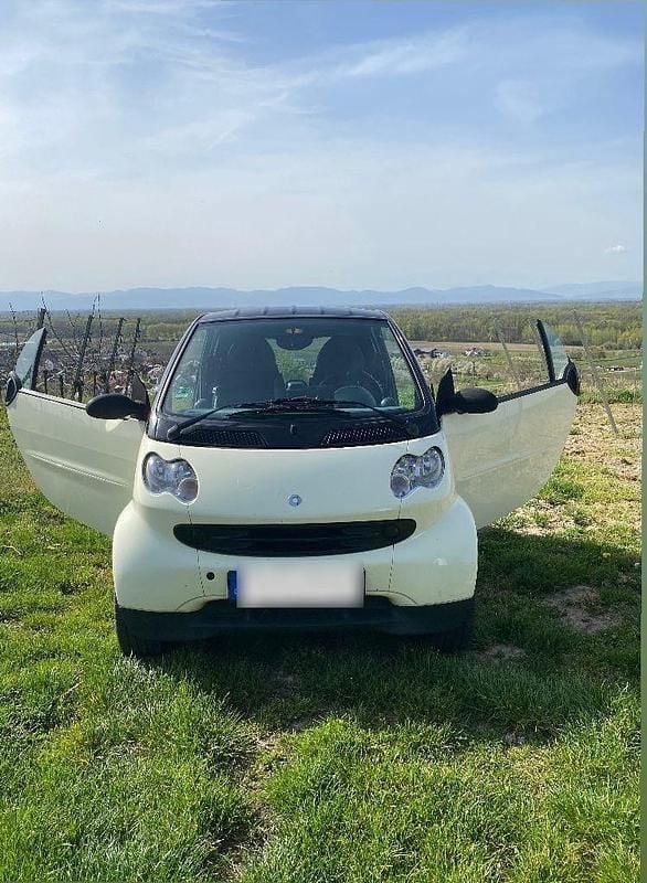 Beige Gebraucht 2005 Smart ForTwo Coupé Kleinwagen | 2.650 € (Fairer Preis) - Bild 1/4