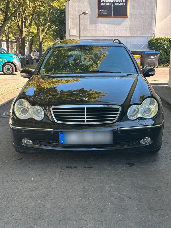 Schwarz Gebraucht 2003 Mercedes C220 Kombi | 2.500 € (Guter Preis) - Bild 1/4
