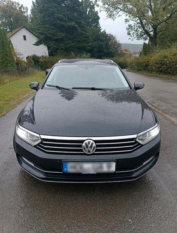 Schwarz Gebraucht 2015 VW Passat Kombi | 11.500 € (Etwas zu teuer) - Bild 1/4