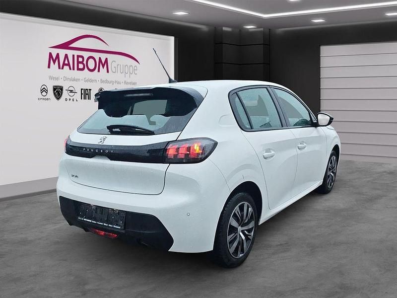 Gebraucht Peugeot 208 101 PS (74 kW) 2023 Weiß Kleinwagen