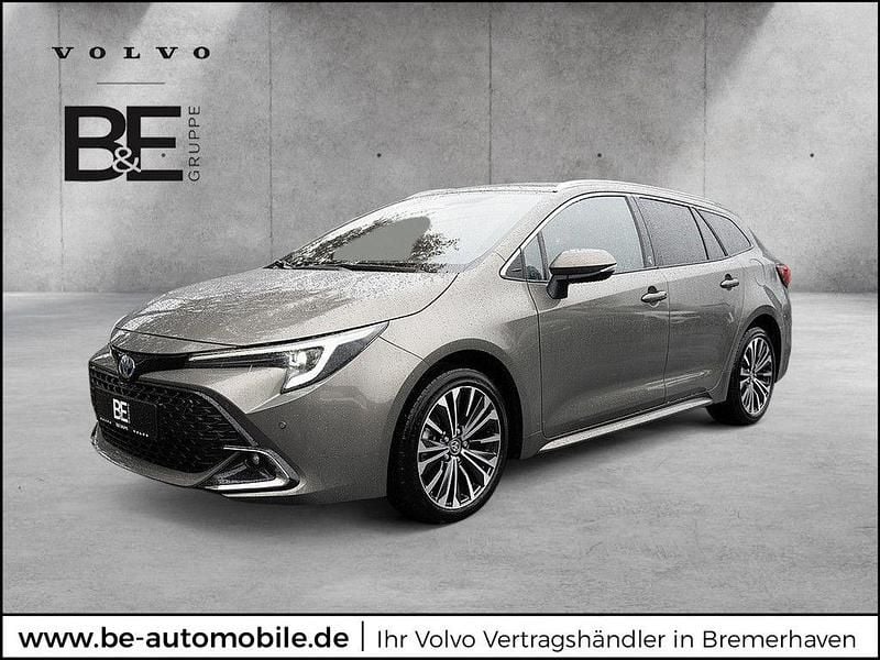 Braun Gebraucht 2024 Toyota Corolla Team Limousine | 26.950 € (Fairer Preis) - Bild 1/4