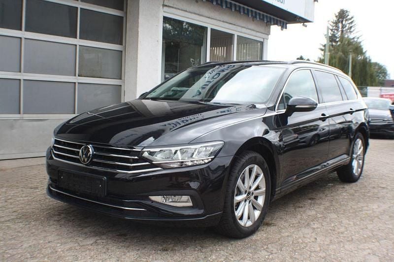 Schwarz Gebraucht 2024 VW Passat Business Kombi | 24.900 € (Superpreis) - Bild 1/4