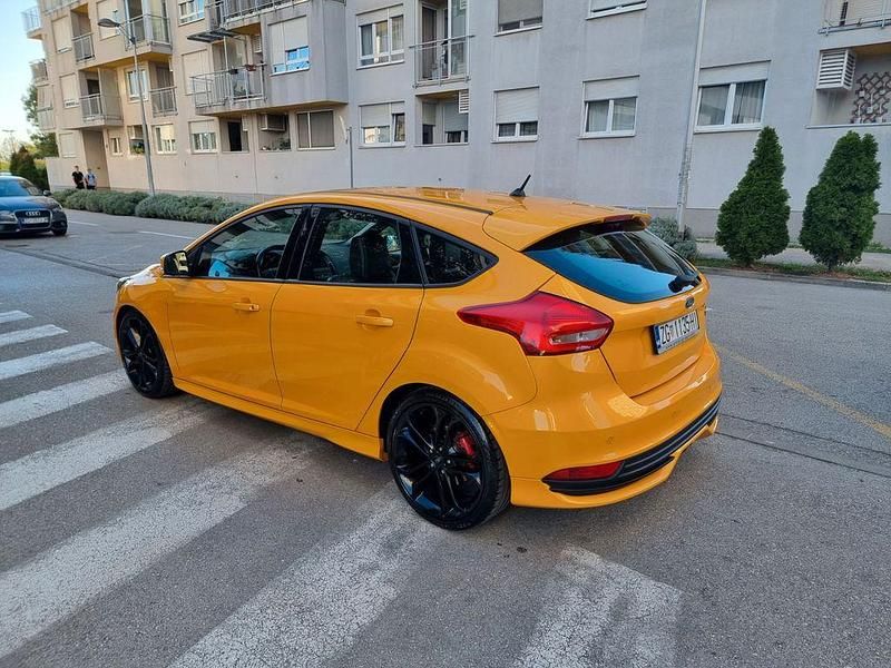 Gebraucht Ford Focus Sport 185 PS (136 kW) 2018 Orange Limousine