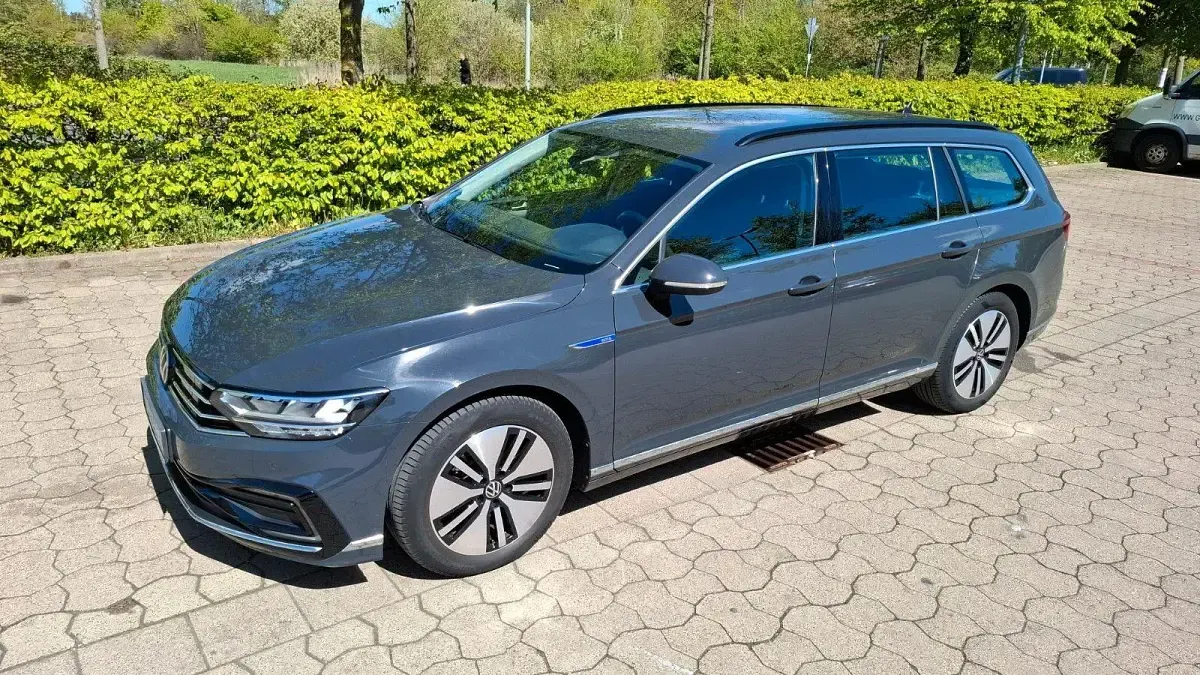 Gebraucht VW Passat GTE 218 PS (160 kW) 2021 Grau Kombi