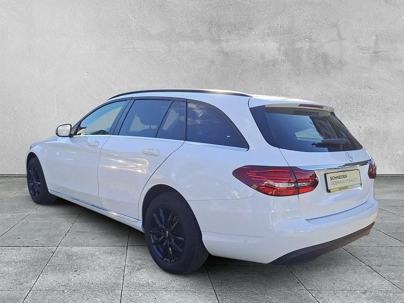 Gebraucht Mercedes C180 122 PS (89 kW) 2019 Weiß Kombi