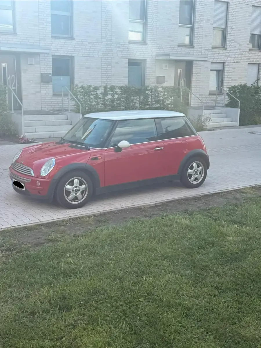 Używany Mini Cooper 116 KM (85 kW) 2003 Czerwony Hatchback