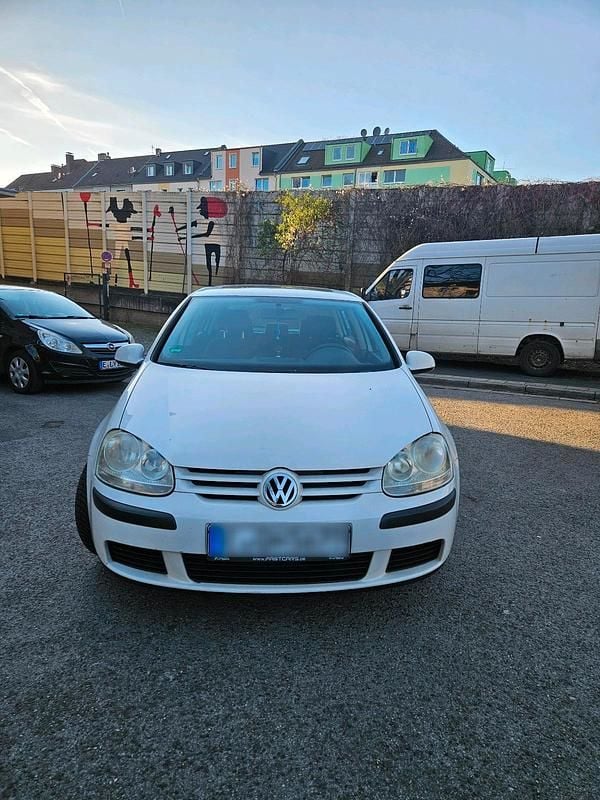 Gebraucht VW Golf V 102 PS (75 kW) 2005 Weiß Kleinwagen