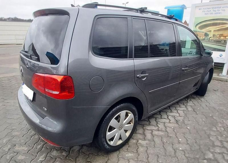 Gebraucht VW Touran Comfortline 105 PS (77 kW) 2011 Grau Van / Kleinbus