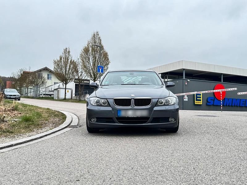 Gebraucht BMW 320 150 PS (110 kW) 2006 Silber Limousine