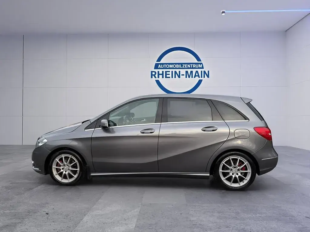Gebraucht Mercedes B180 109 PS (80 kW) 2013 Grau Kleinwagen