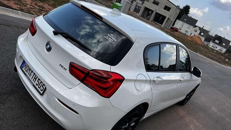 Gebraucht BMW 118 Advantage 136 PS (100 kW) 2017 Weiß Kleinwagen