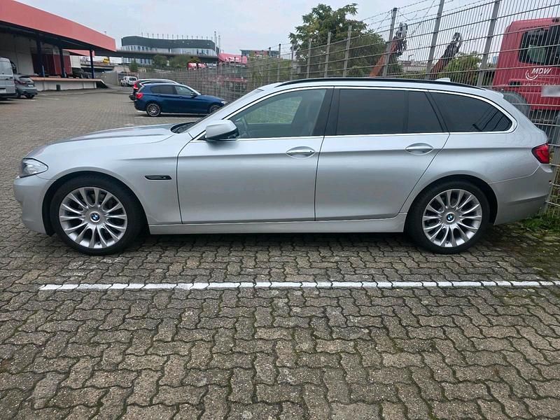 Gebraucht BMW 525 218 PS (160 kW) 2012 Silber Kombi