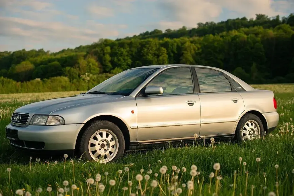 Gebraucht Audi A4 Performance 101 PS (74 kW) 1998 Silber Limousine