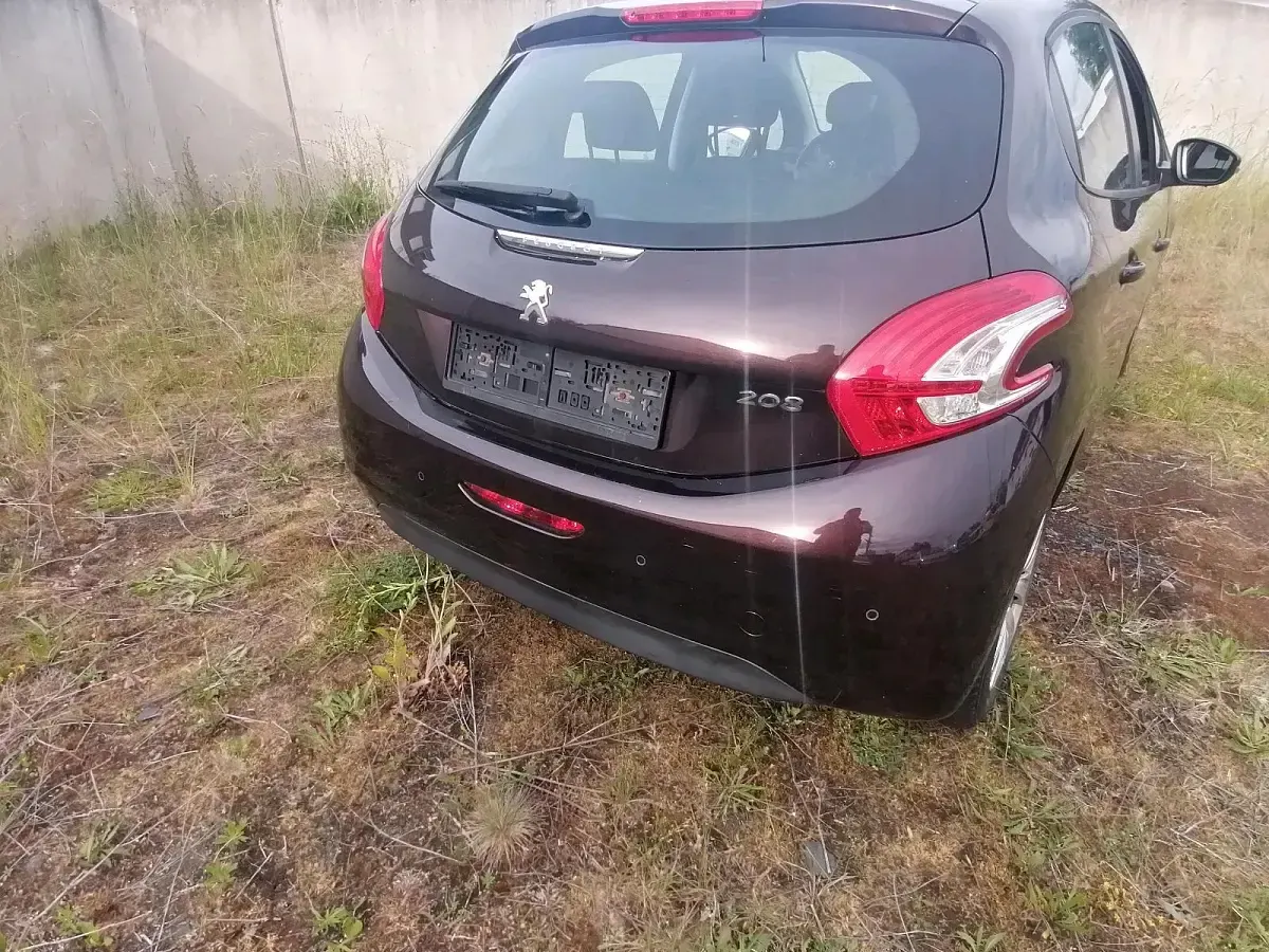 Gebraucht Peugeot 208 82 PS (60 kW) 2013 Andere farben Kleinwagen