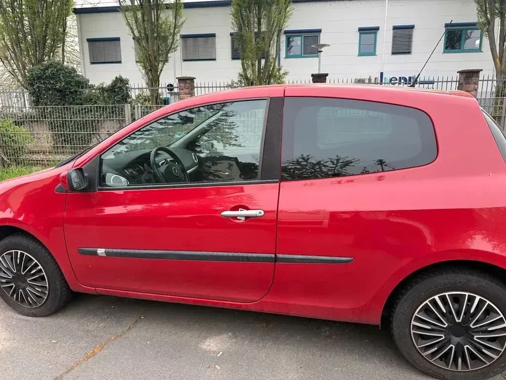 Gebraucht Renault Clio II Exception 111 PS (81 kW) 2008 Rot Limousine