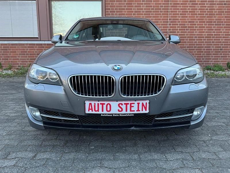 Gebraucht BMW 520 Sport Line 184 PS (135 kW) 2012 Grau Limousine