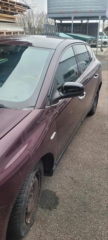 Gebraucht Lancia Delta 120 PS (88 kW) 2009 Rot Kleinwagen