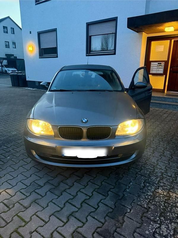Silber Gebraucht 2009 BMW 116 Kleinwagen | 1.999 € - Bild 1/4