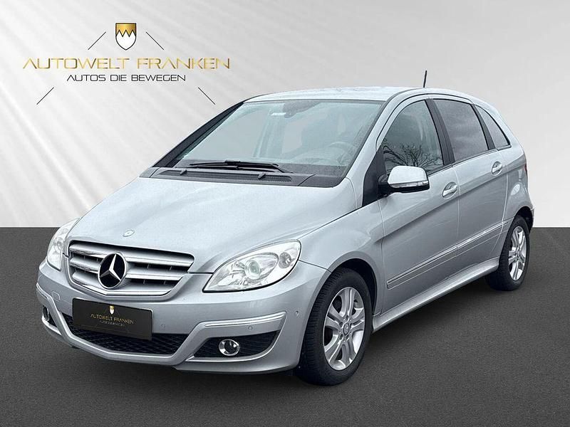 Gebraucht Mercedes B200 140 PS (102 kW) 2009 Silber Van / Kleinbus